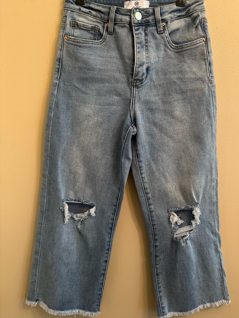 RFM Jeans Women's Crop Frayed Hem Distressed Stretch Size 7/28  1025 - Picture 2 of 8